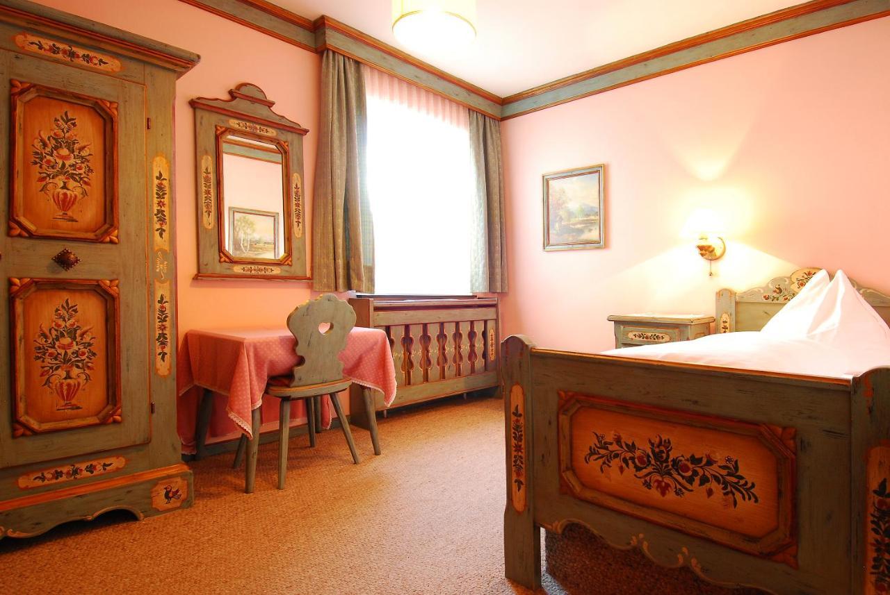 Hotel Gasthof Weißes Rössl Abtenau Zimmer foto